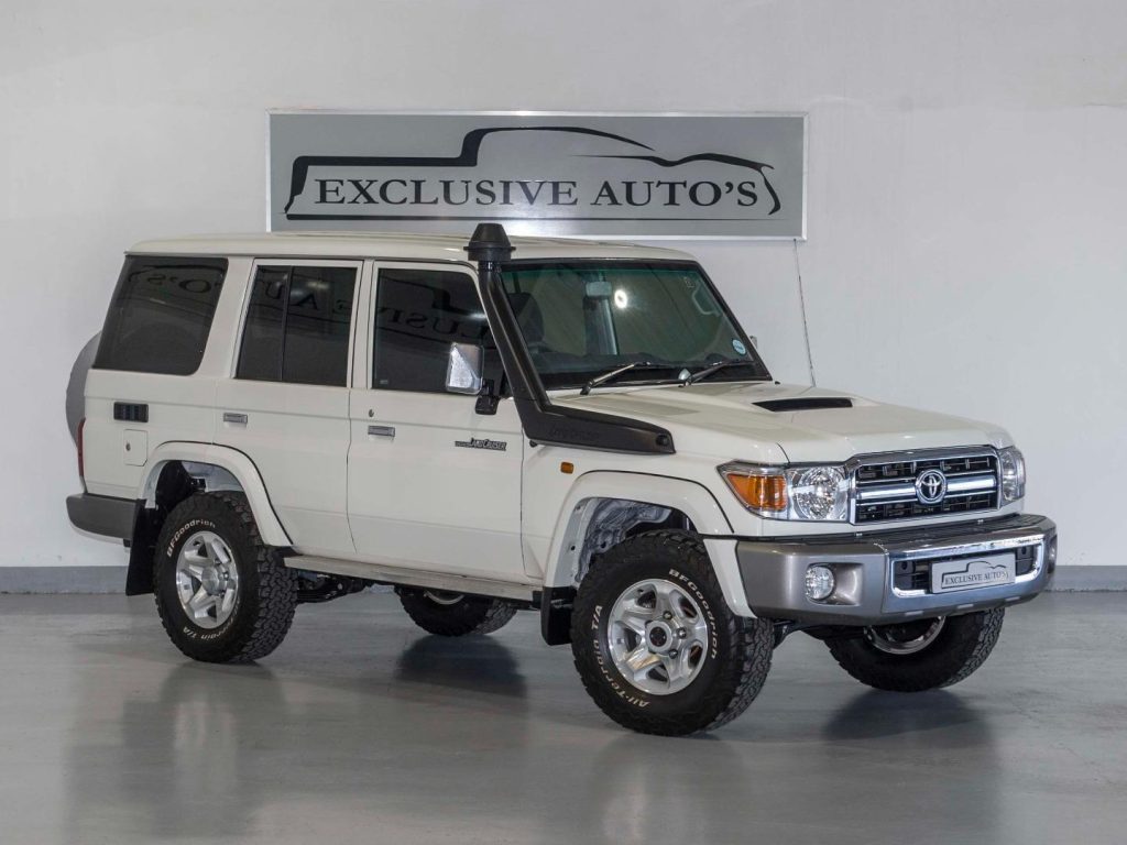 Toyota Land Cruiser 76 4.5D V8 Station Wagon