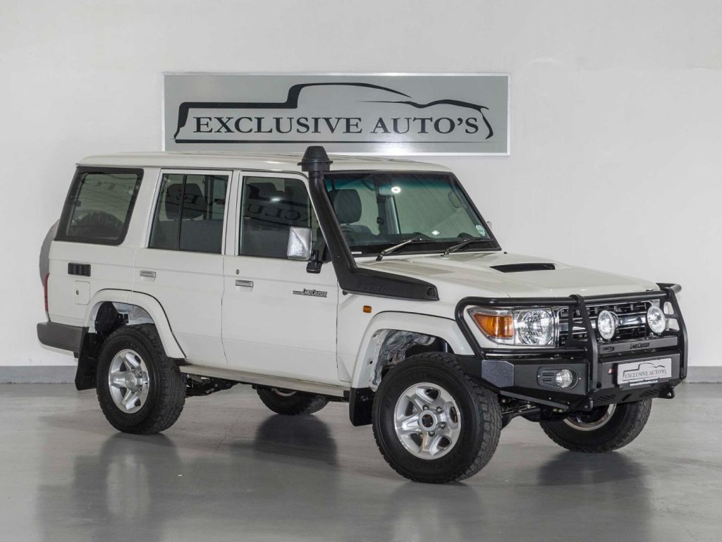 Toyota Land Cruiser 76 4.5D V8 Station Wagon
